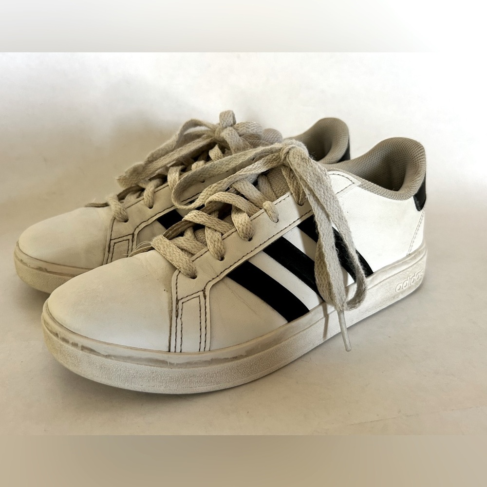 Adidas‎ Original Youth Superstar Sneaker White Black Size 2.5 Shows Wear